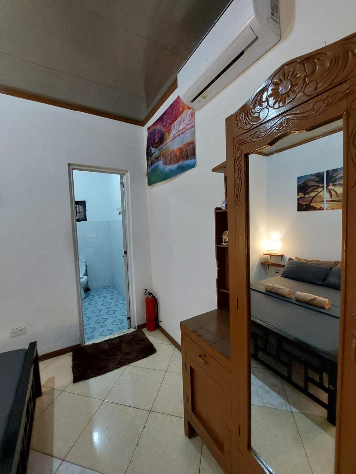 Ohlala Hostel Moalboal Esterno foto