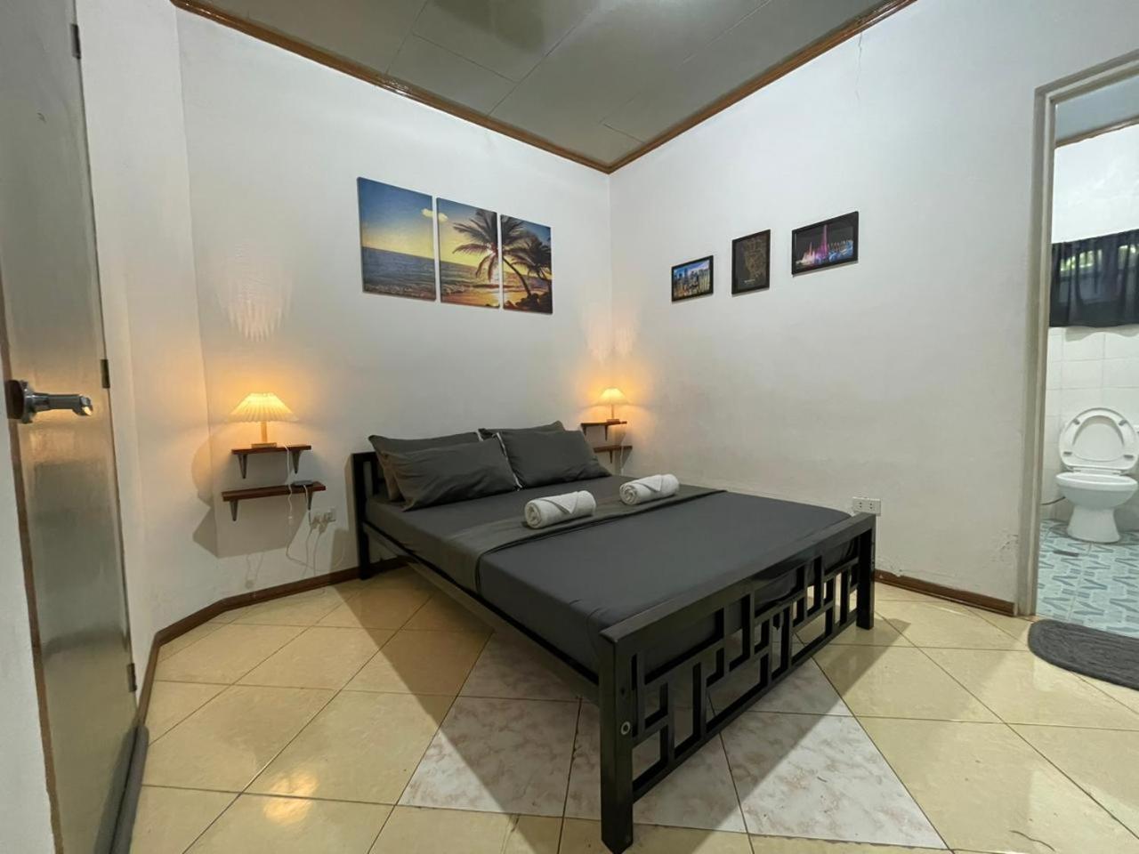 Ohlala Hostel Moalboal Esterno foto