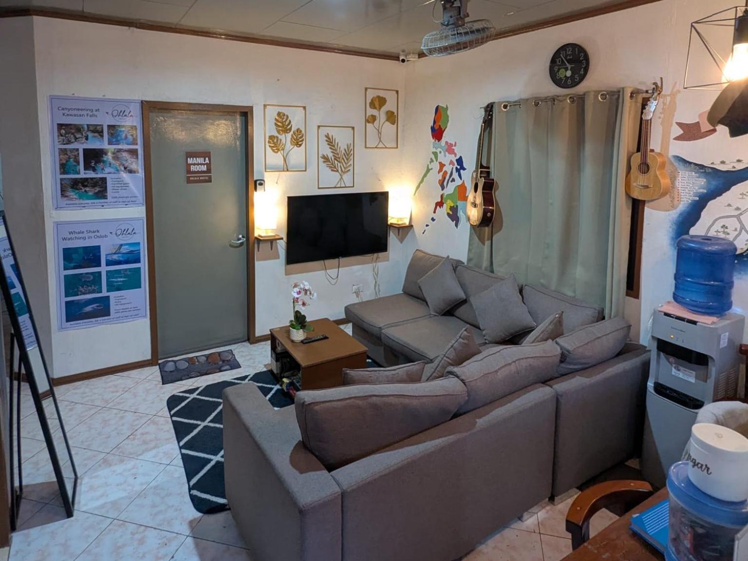 Ohlala Hostel Moalboal Esterno foto